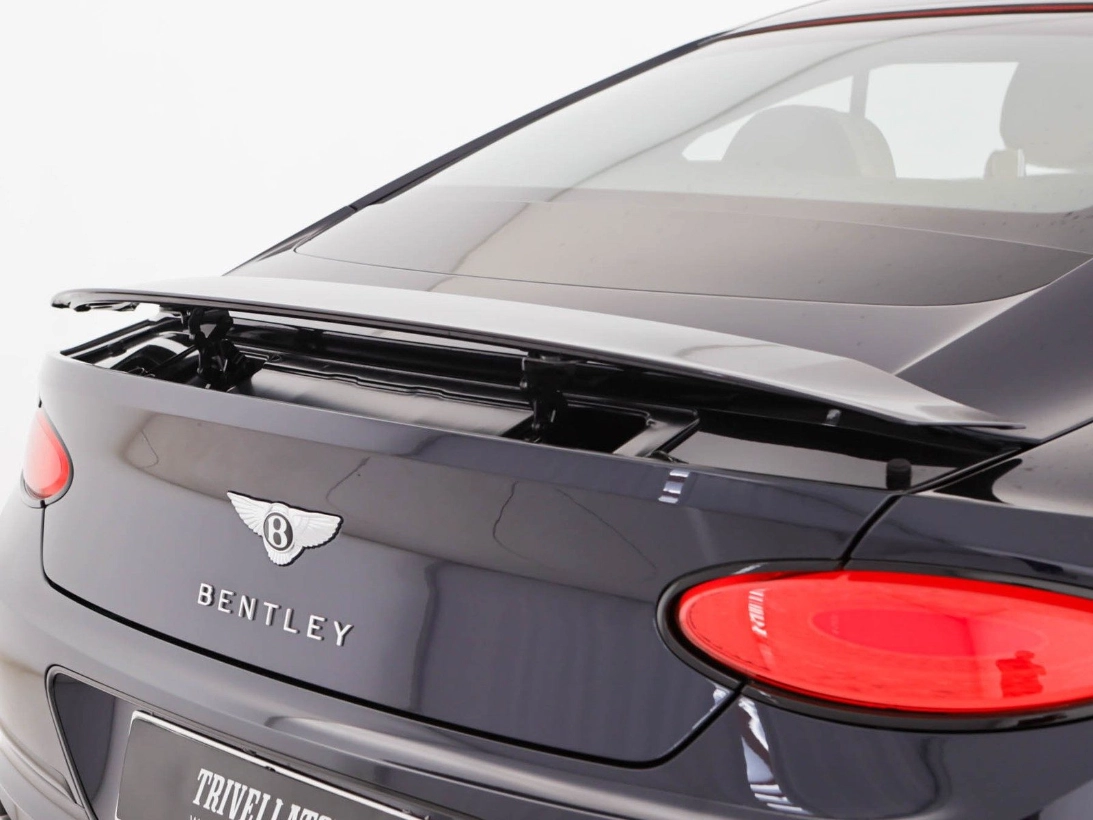 Bentley Continental GT Speed, spoiler posteriore attivo