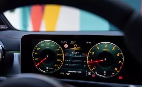 classe a 45 amg display guida sportiva