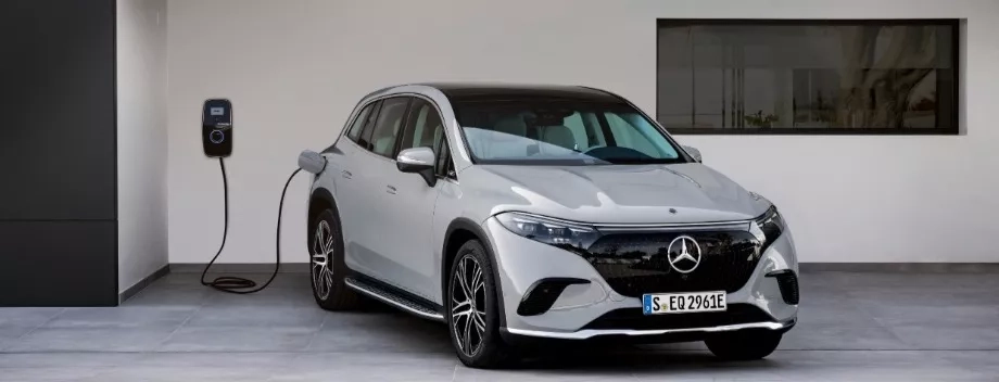 nuova eqs suv elettrico ricarica