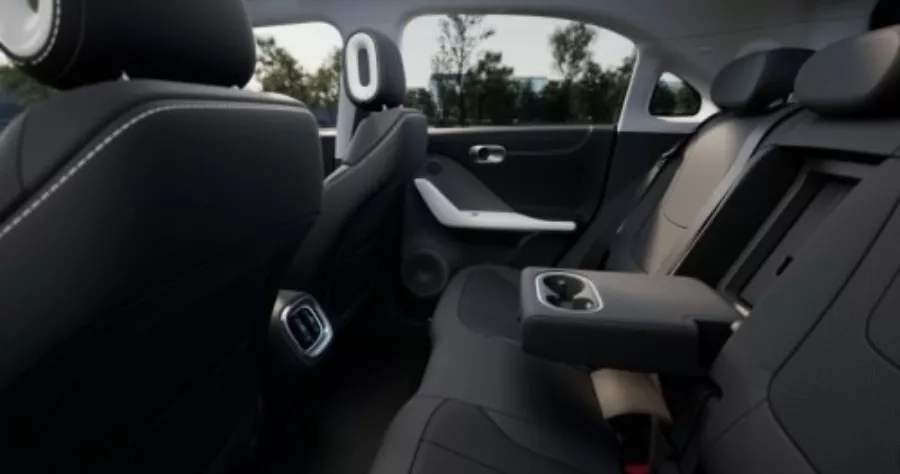 nuova smart #1 interni sedili posteriori