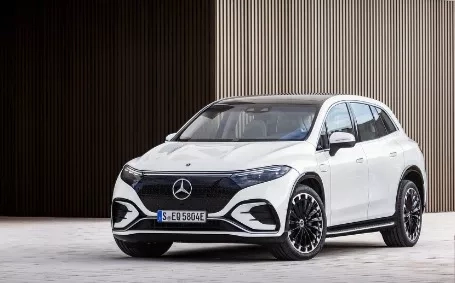 nuova eqs suv bianca design frontale