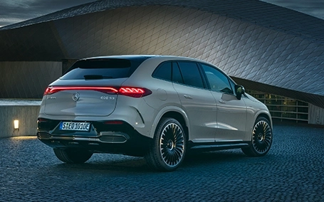 Logo AMG su Mercedes EQE SUV AMG