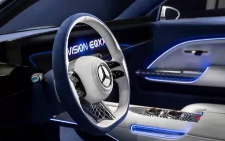mercedes eqxx interni volante