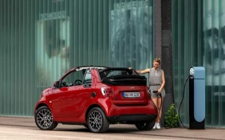 smart eq cabrio rossa