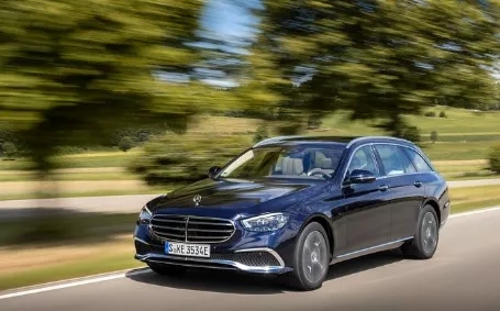 classe e station esterni blu