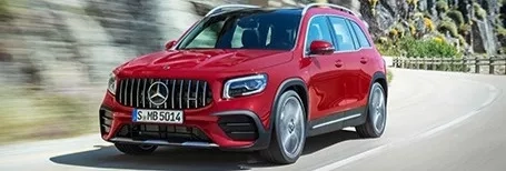 mercedes glb amg rossa vista frontale