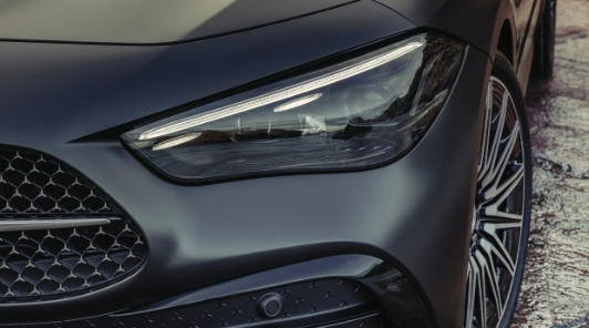 mercedes cle coupé dettaglio faro led anteriore calandra a stella cerchio amg nero opaco
