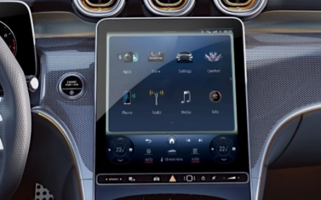 interni Mercedes GLC Coupé display ad alta risoluzione