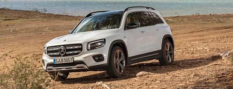 mercedesl glb suv esterno bianca