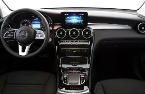 mercedes glc noleggio interni