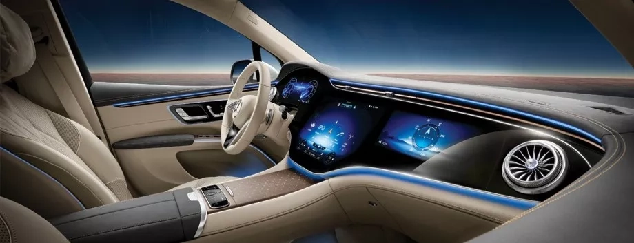 eqs suv elettrico interni hyperscreen