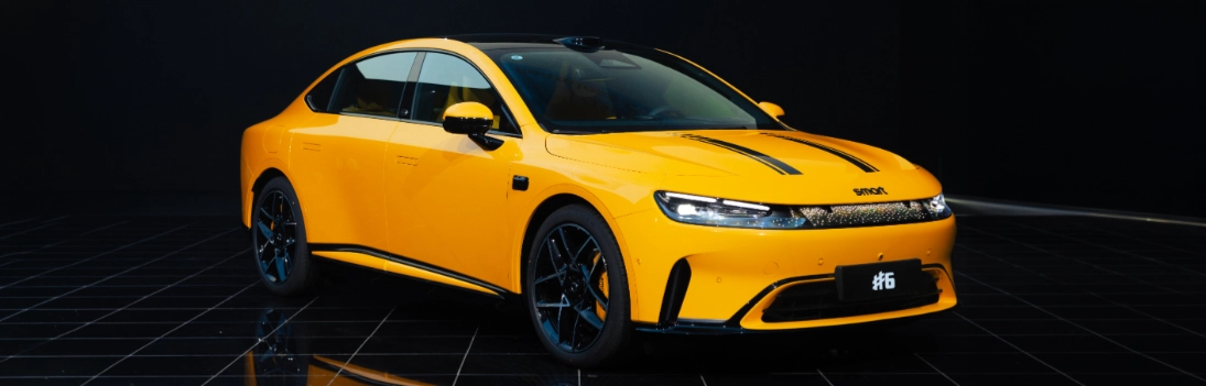 Design frontale smart #6 EHD con shark nose e barra luminosa