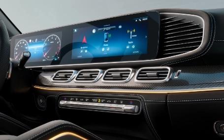 MBUX in nuova Mercedes-Benz GLS