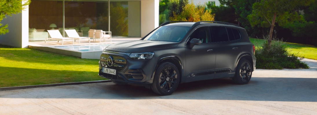 Mercedes GLB 2026 elettrico 4MATIC colore nero opaco SUV elettrico compatto