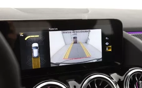 mercedes gla amg parcheggio assistito