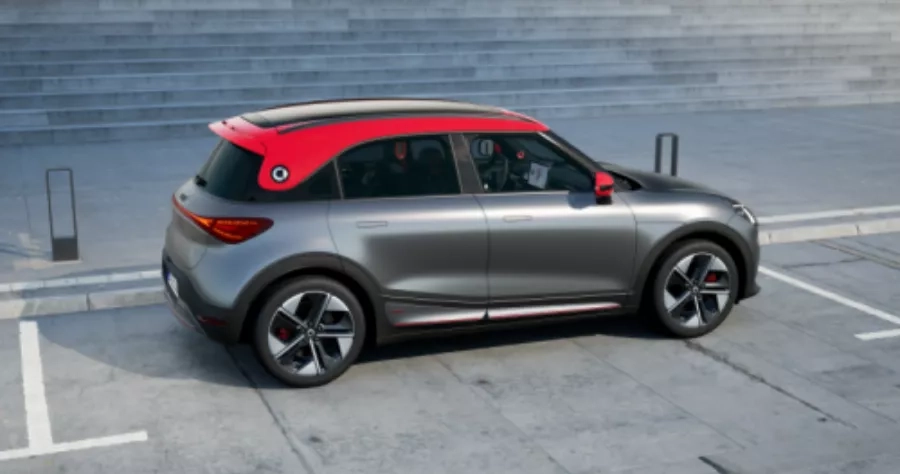 nuova smart #1 brabus grigia e rossa vista laterale