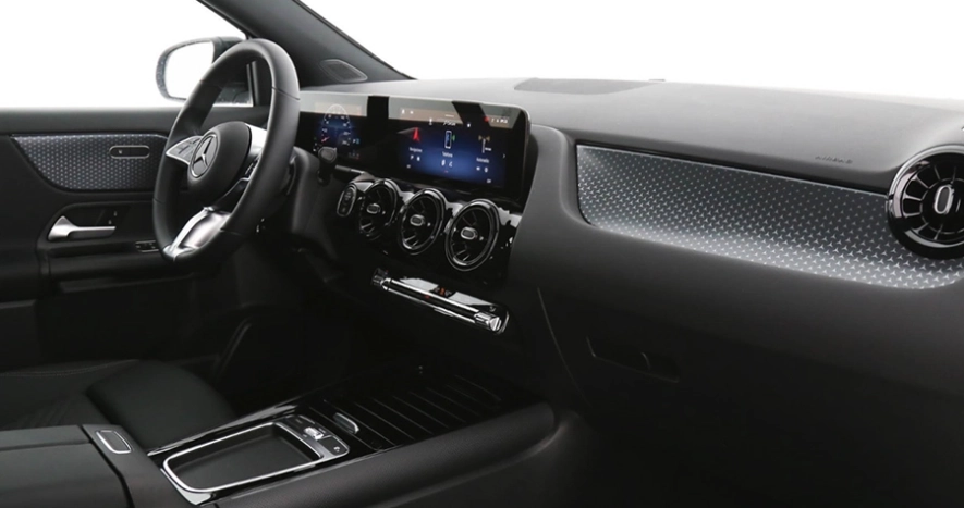 mercedes gla offerta abitacolo