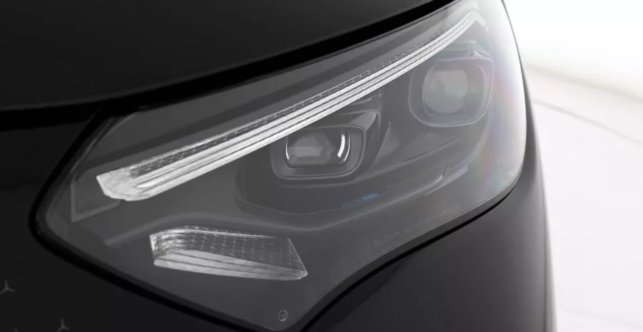 mercedes eqe in offerta vista fanale