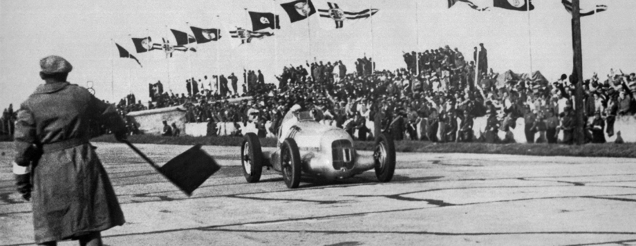 Nurburgring frecce argento Mercedes