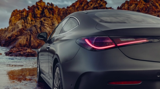 mercedes cle coupé dettaglio luce posteriore led nero opaco linea tetto sfuggente