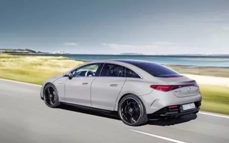 nuova mercedes eqe laterale posteriore