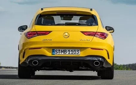 cla shooting brake amg 35 gialla posteriore
