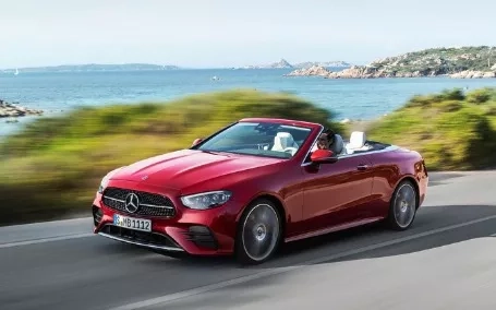 classe e cabrio esterni rossa