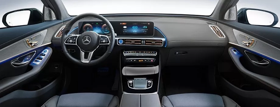 mercedes eqc interni tecnologia