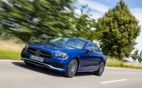 classe e station esterni blu