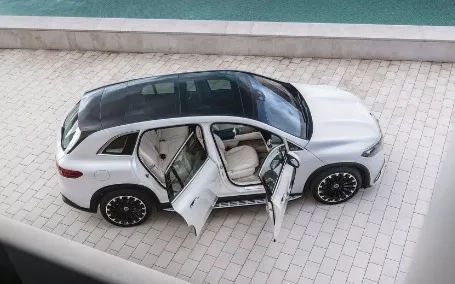 nuova eqs suv bianca design laterale