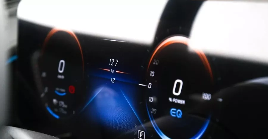 mercedes eqc in offerta display cruscotto