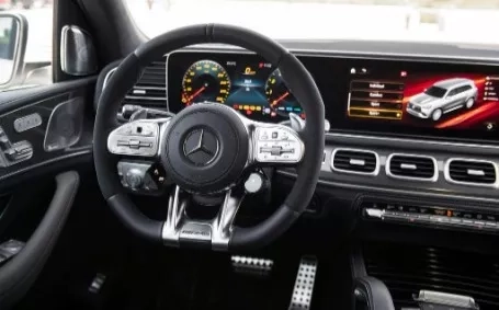 mercedes gls amg interni volante