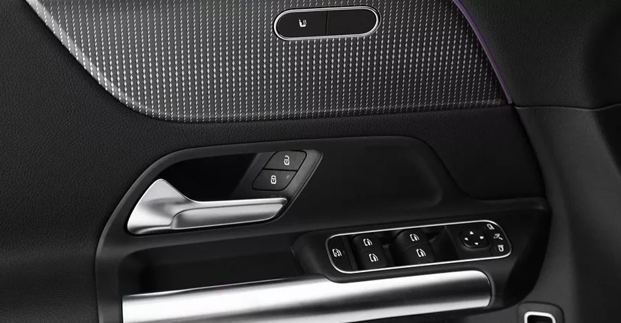 mercedes eqa offerta dettaglio portiera