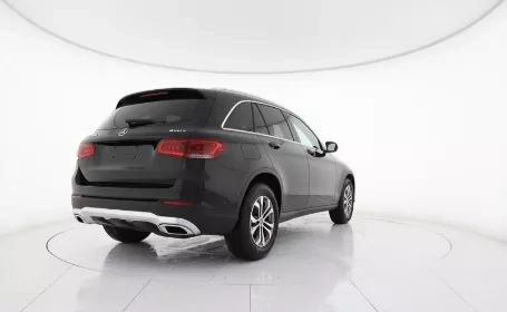 mercedes glc noleggio posteriore