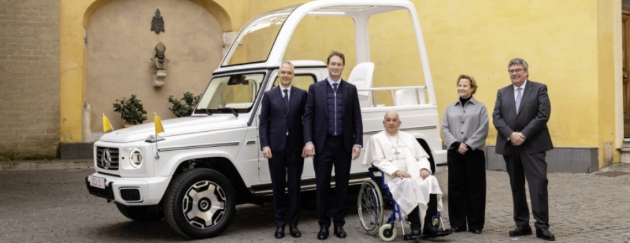 Papamobile elettrica Papa Francesco