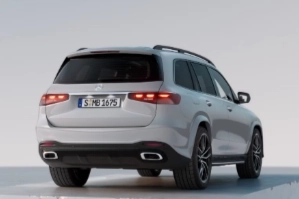 design fari posteriori di nuova Mercedes-Benz GLS