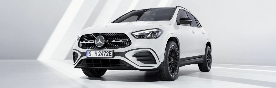 Mercedes GLA restyling frontale mascherina Diamond grill fari Multibeam LED