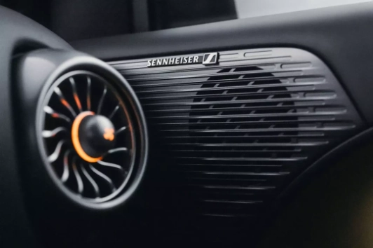 smart #2 impianto audio Sennheiser in plancia
