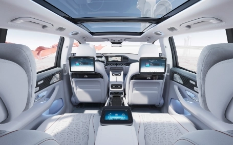 L'abitacolo spazioso di nuova Mercedes-Benz GLS