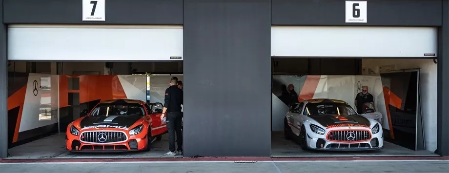 due mercedes amg gt4 del team trivellato racing