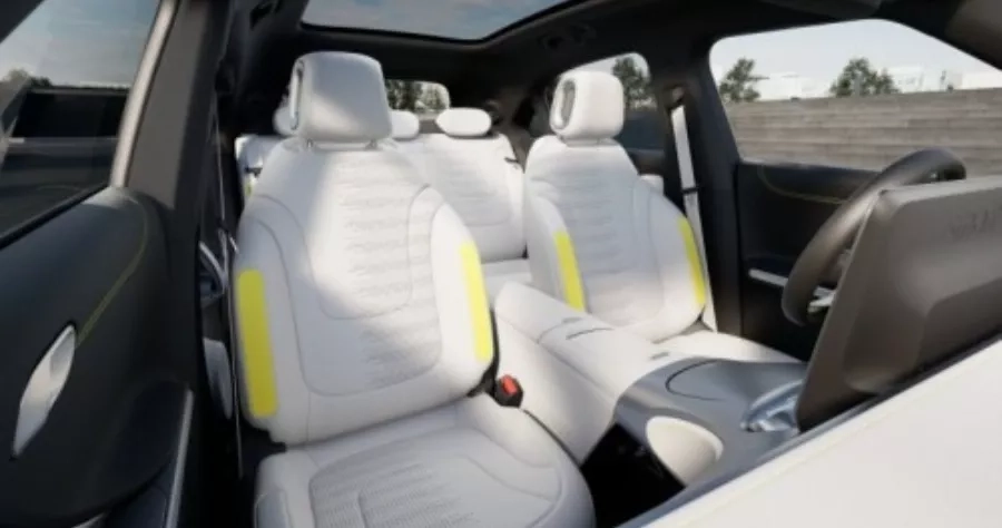 nuova smart #1 pro plus nera e gialla interni dettaglio abitacolo