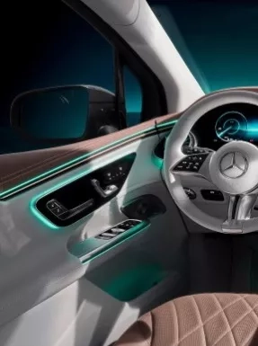 nuova eqe suv 2023 interni volante