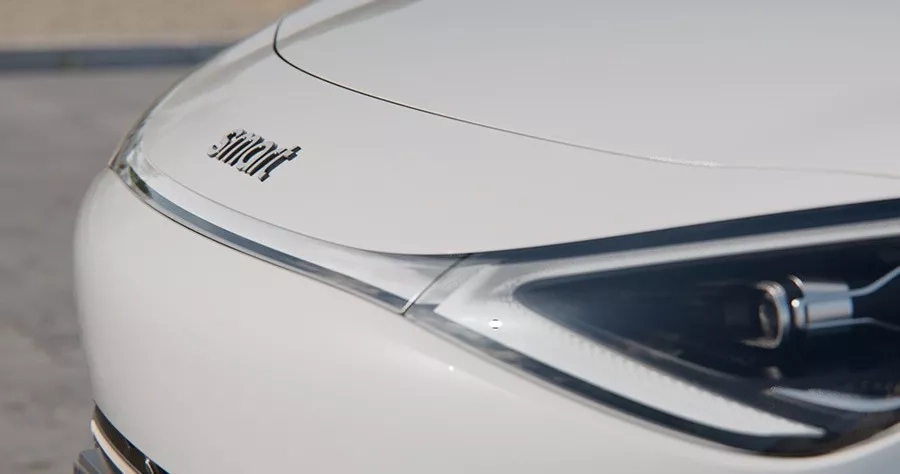 nuova smart suv elettrico frontale fanali