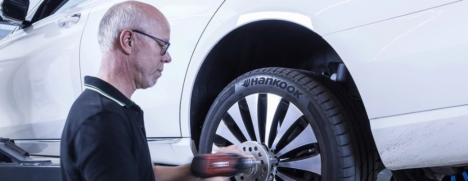 sostituzione pneumatico Mercedes-Benz