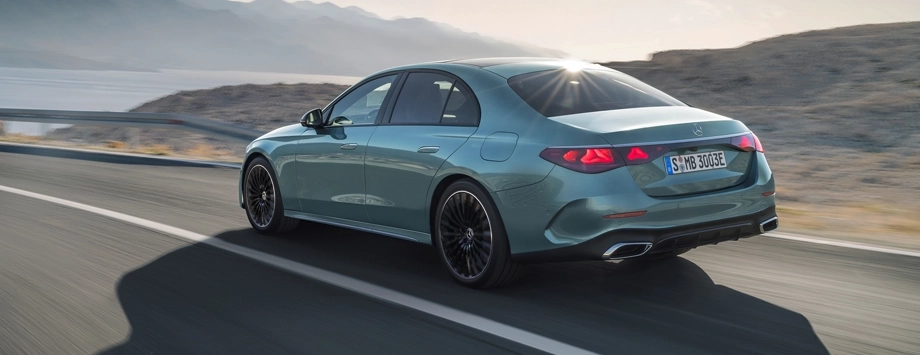 nuova mercedes classe e vista posteriore