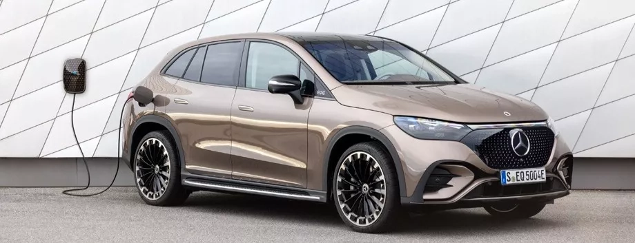 nuova eqe suv 2023 ricarica batteria