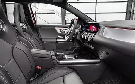 mercedes gla 35 amg interni sedili anteriori