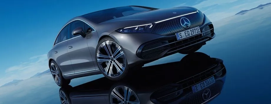 mercedes eqs grigia vista frontale