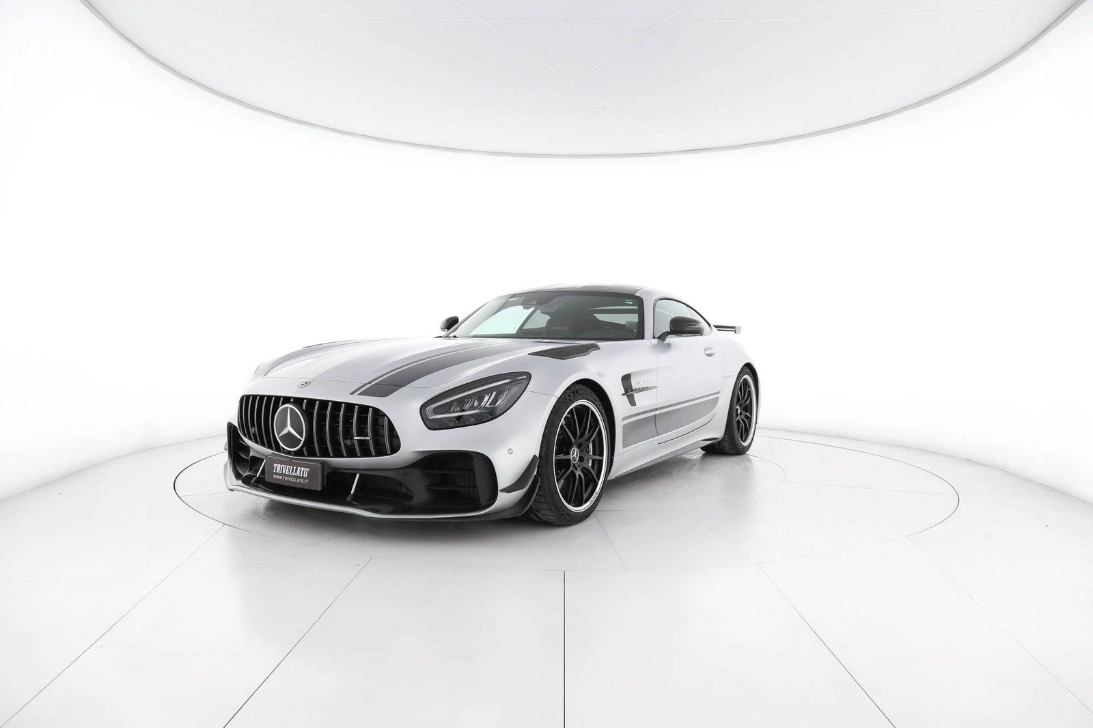 Mercedes-AMG GT R PRO, vista anteriore tre quarti