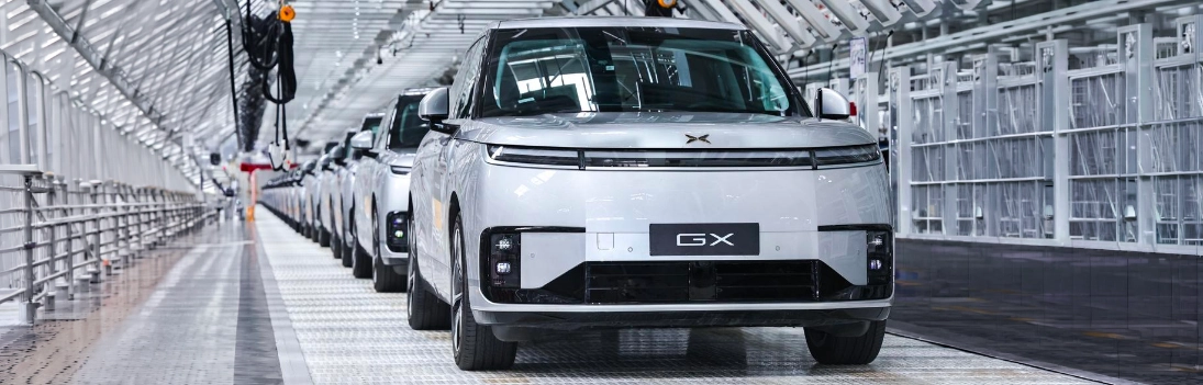 XPENG Robotaxi costruito sulla piattaforma GX con guida autonoma L4